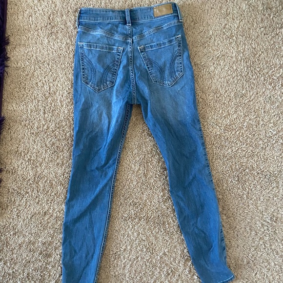 Hollister Women's Medium Wash High Rise 2S Skinny Jeans - Picture 3 of 8